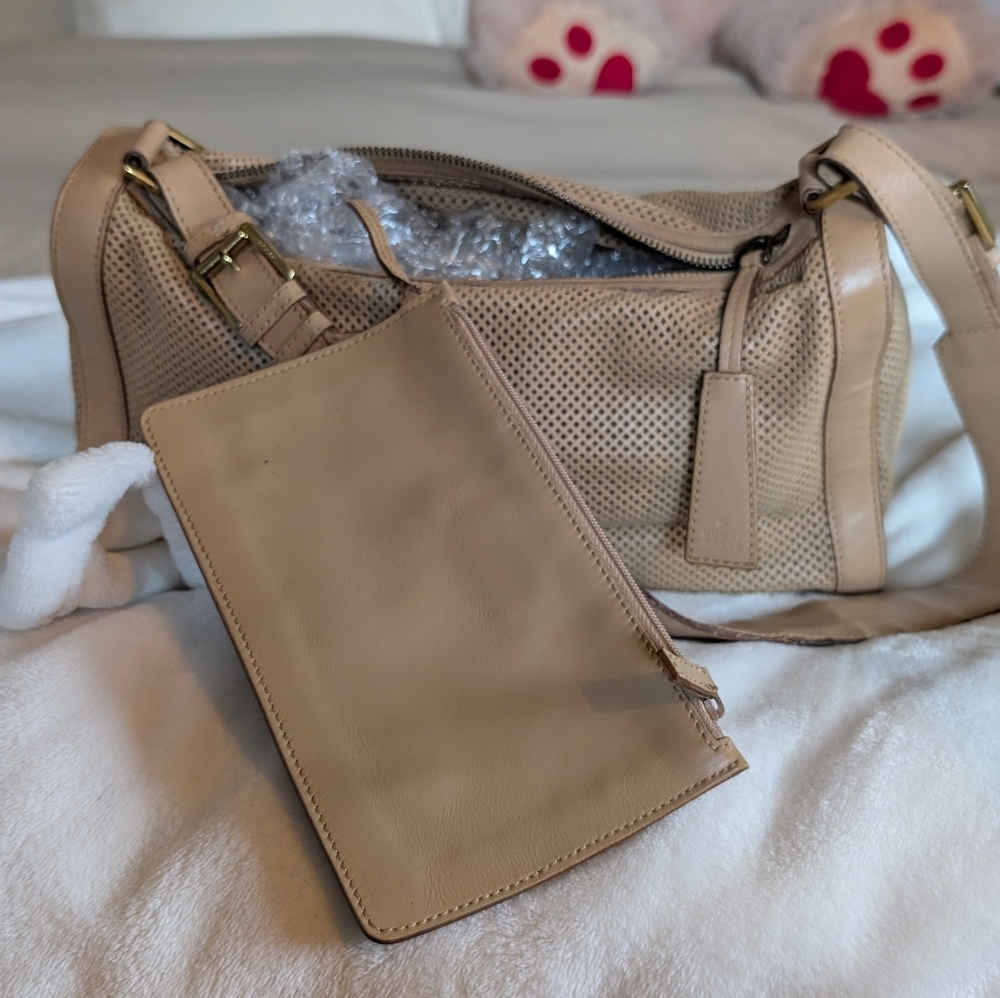 GUCCI tan perforated leather small shoulder bag - Picture 6 of 9
